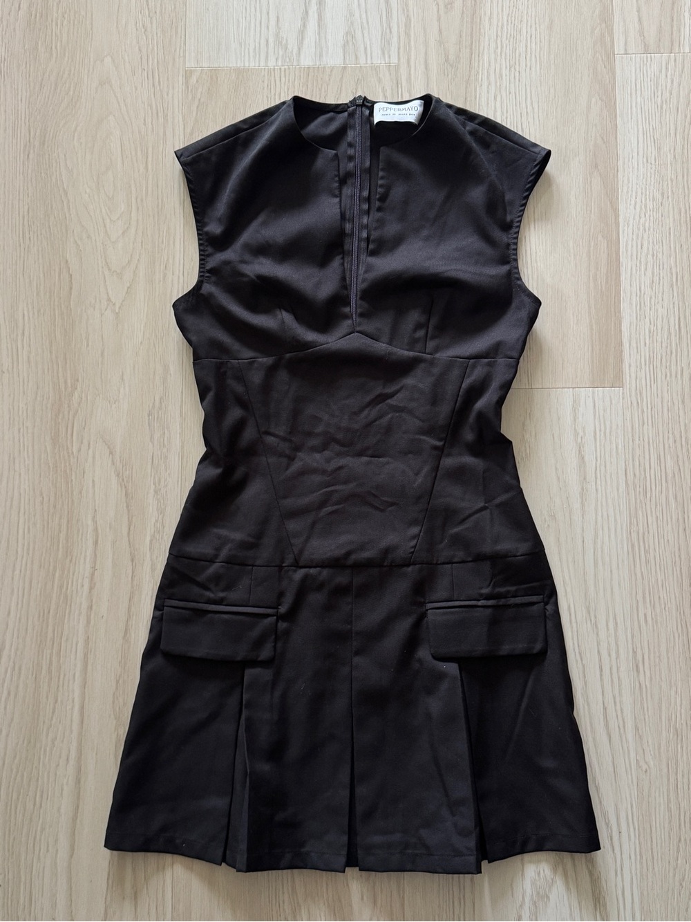 Peppermayo Cassia Mini Dress in Black - Size 2 XS PLEATED SKIRT plunge b-neck - Picture 5 of 11